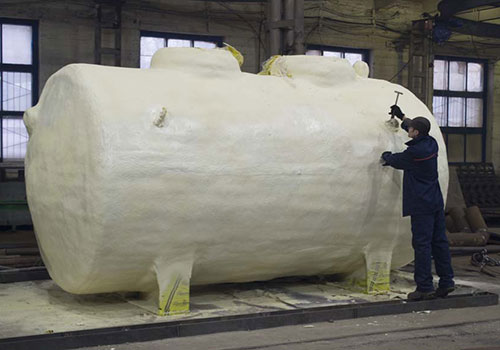 Equipment for use under extreme climatic conditions